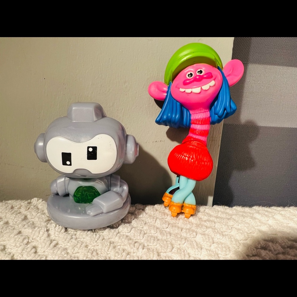 2 McDonalds Happy Meal Toys Dreamworks Trolls World Tour Cooper/Twirl Bot 2020